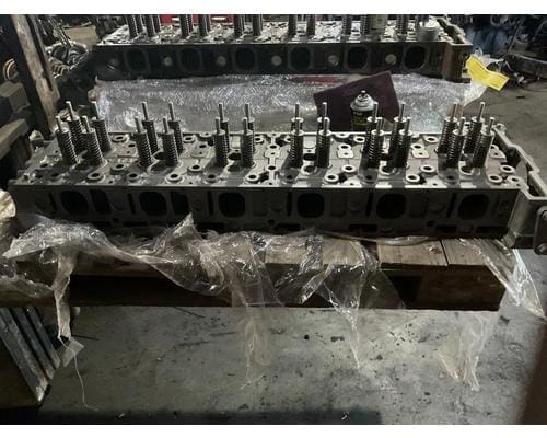DETROIT Cylinder Head