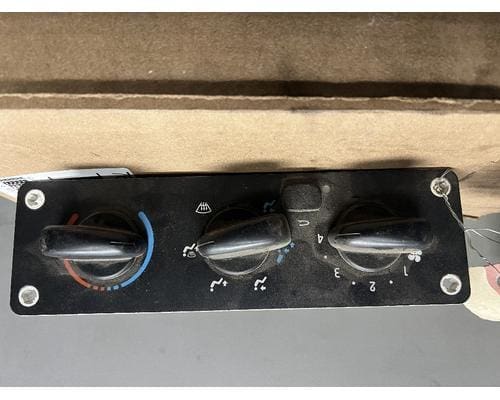 FREIGHTLINER Tractor Temperature Control