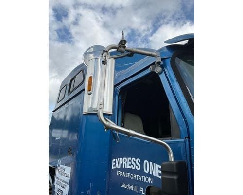 INTERNATIONAL 9900I, Right Mirror (Side View)