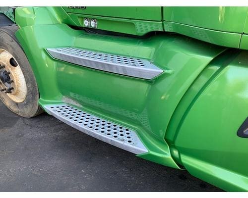 KENWORTH T680, Left Side Fairing