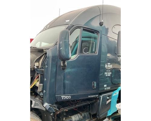 2010 KENWORTH T700 KENWORTH T700, 1XKFDP9X2CJ296598, Left Door Assembly, Front
