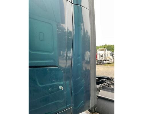 2010 KENWORTH T700 KENWORTH T700, 1XKFDP9X2CJ296598, Left Side Fairing