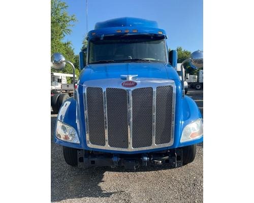 2018 PETERBILT 579 PETERBILT 579, 1XP-BDP9X-1-KD622736 Sleeper