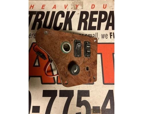2006 Pete 387 17-05018M002 Dash Panel