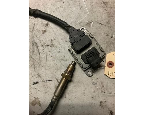 22303391 Volvo D13 Outlet knock sensor