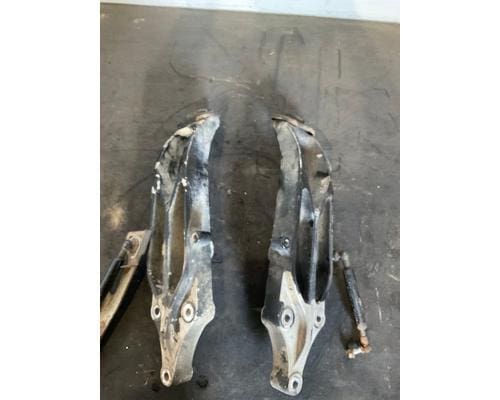 2008VOLVO D13 Radiator Core Support