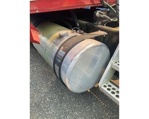 142 gallon capacity driver side rear fill from a 2002 Western Star 4964EX
